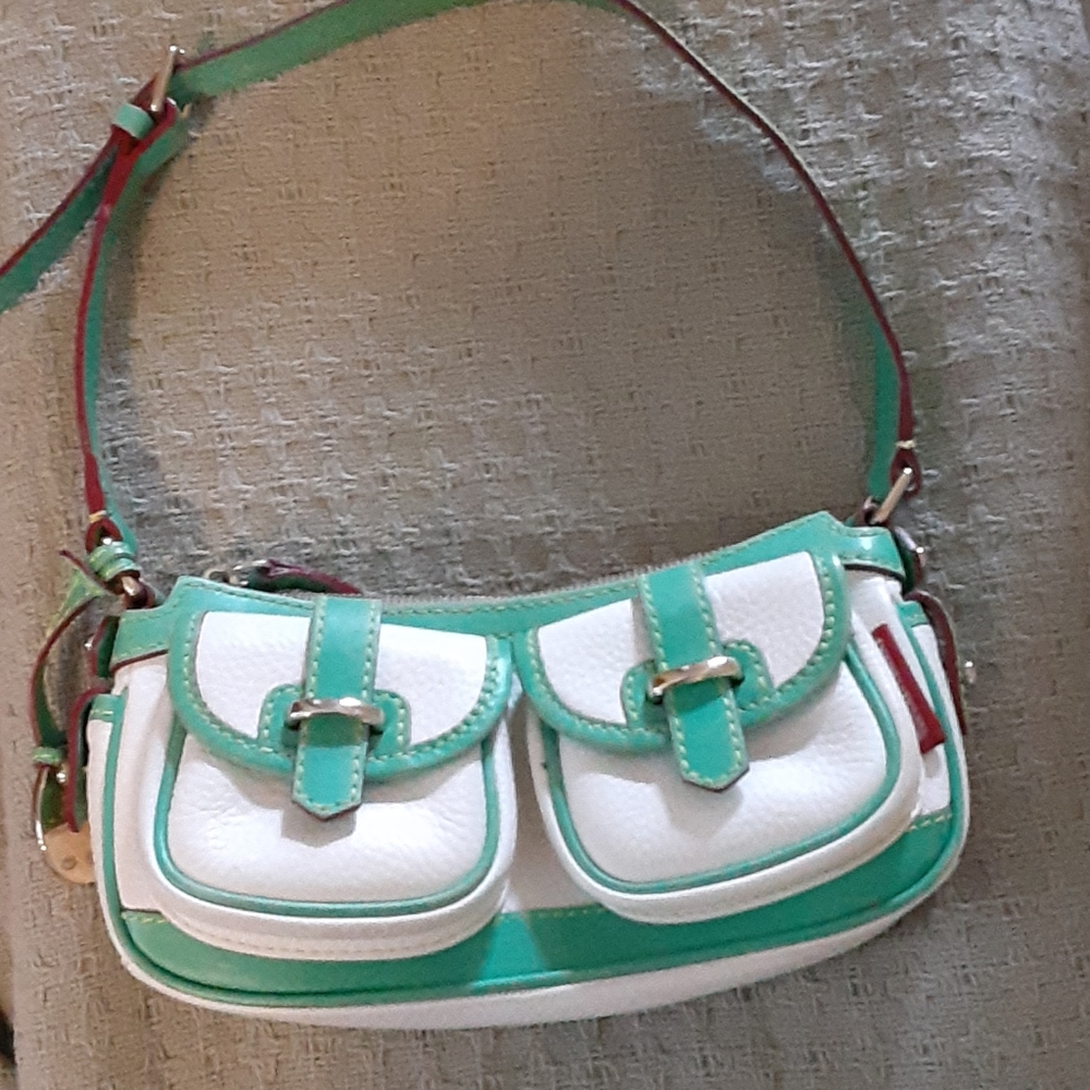 Adorable Dooney&Bourke purse